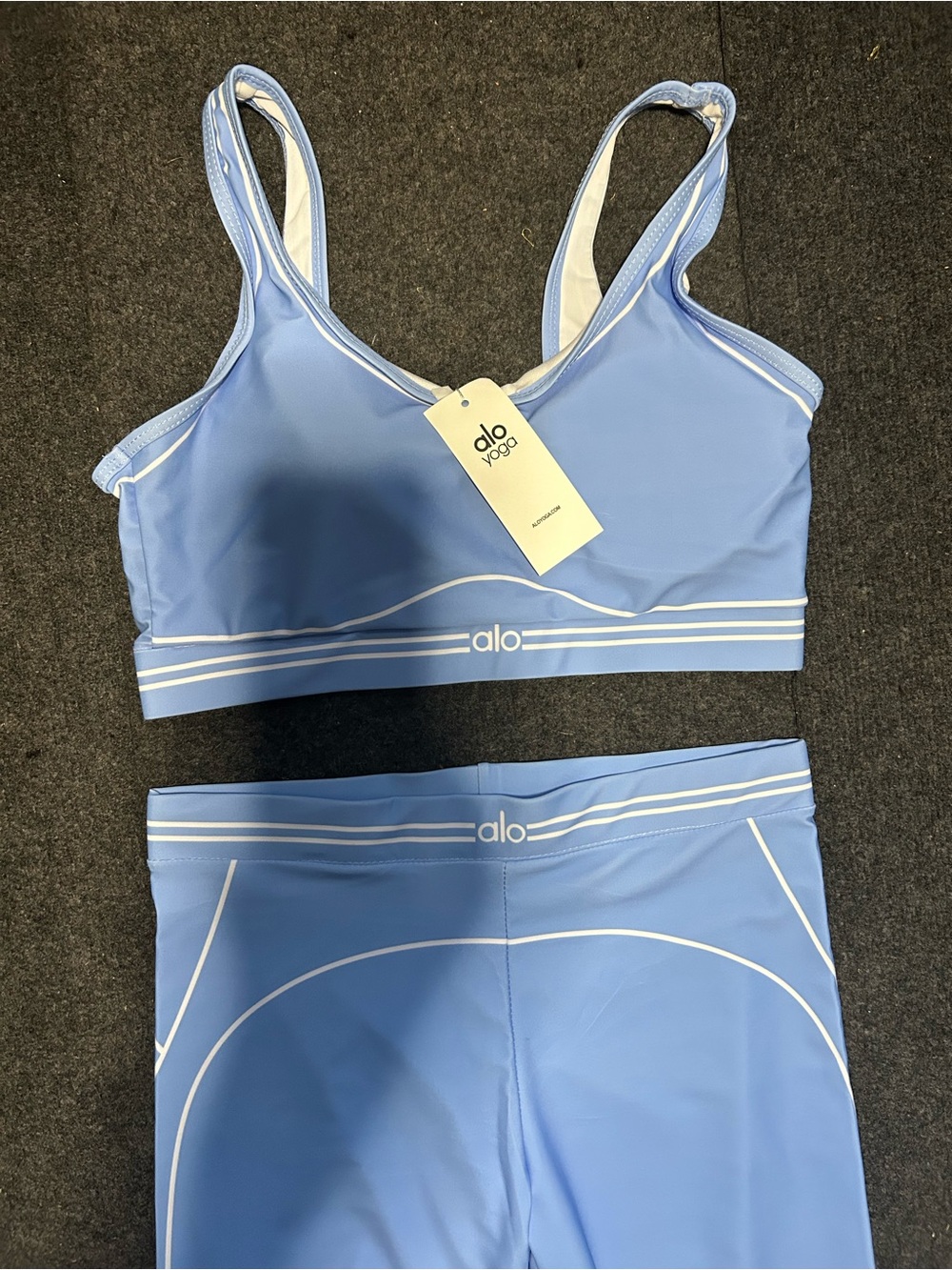 Alo Yoga Light Blue Sports Bra & Leggings Set